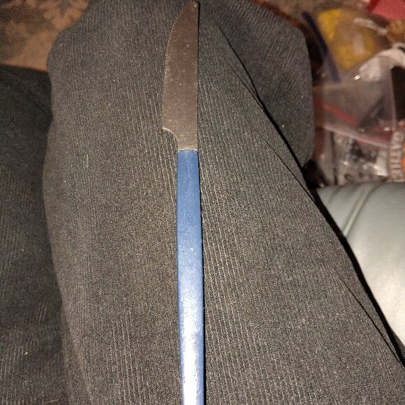 one b lue vintage butter knife - Picture 1 of 1